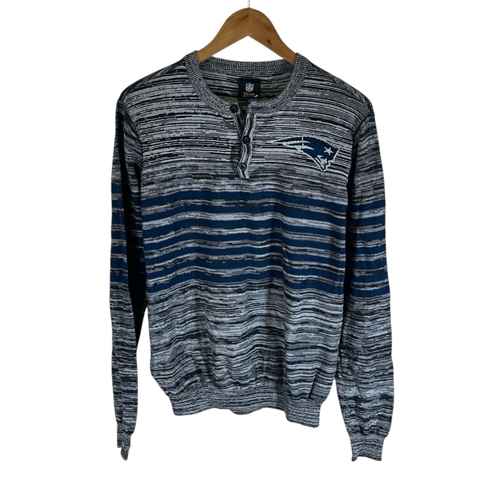 B22 Men’s NFL Team Apparel New England Patriots Football Henley Sweater L